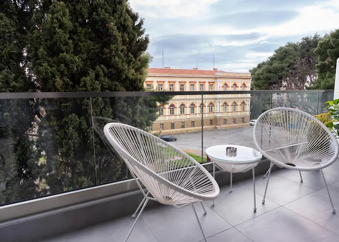 Velvet Luxury Studios In The City Center By Binobi!